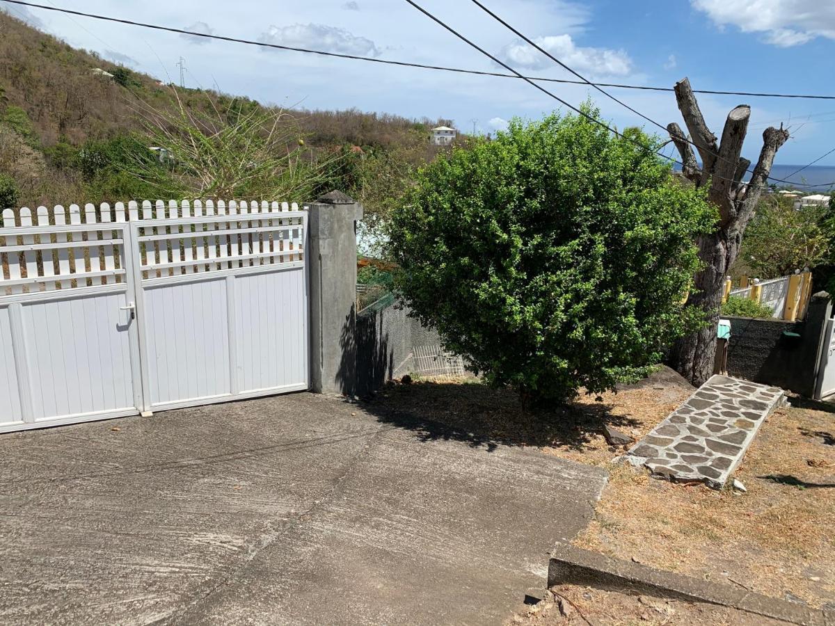 Bungalow Les Cerisiers Bouillante Exterior foto
